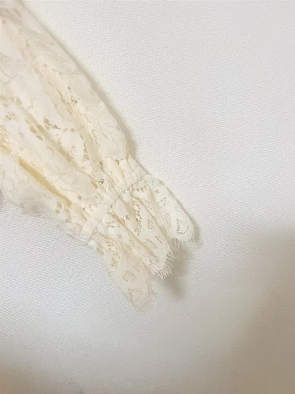 加藤かすみ×Ｍ7daysのレースブラウス　ディティール　袖口