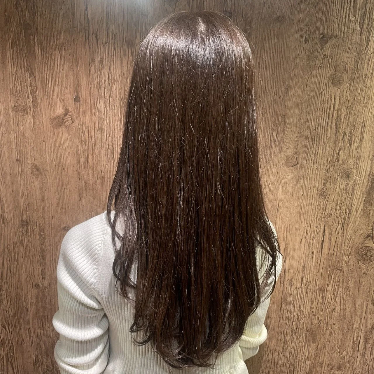 40代のヘアカタログ図鑑　ロング　バック　