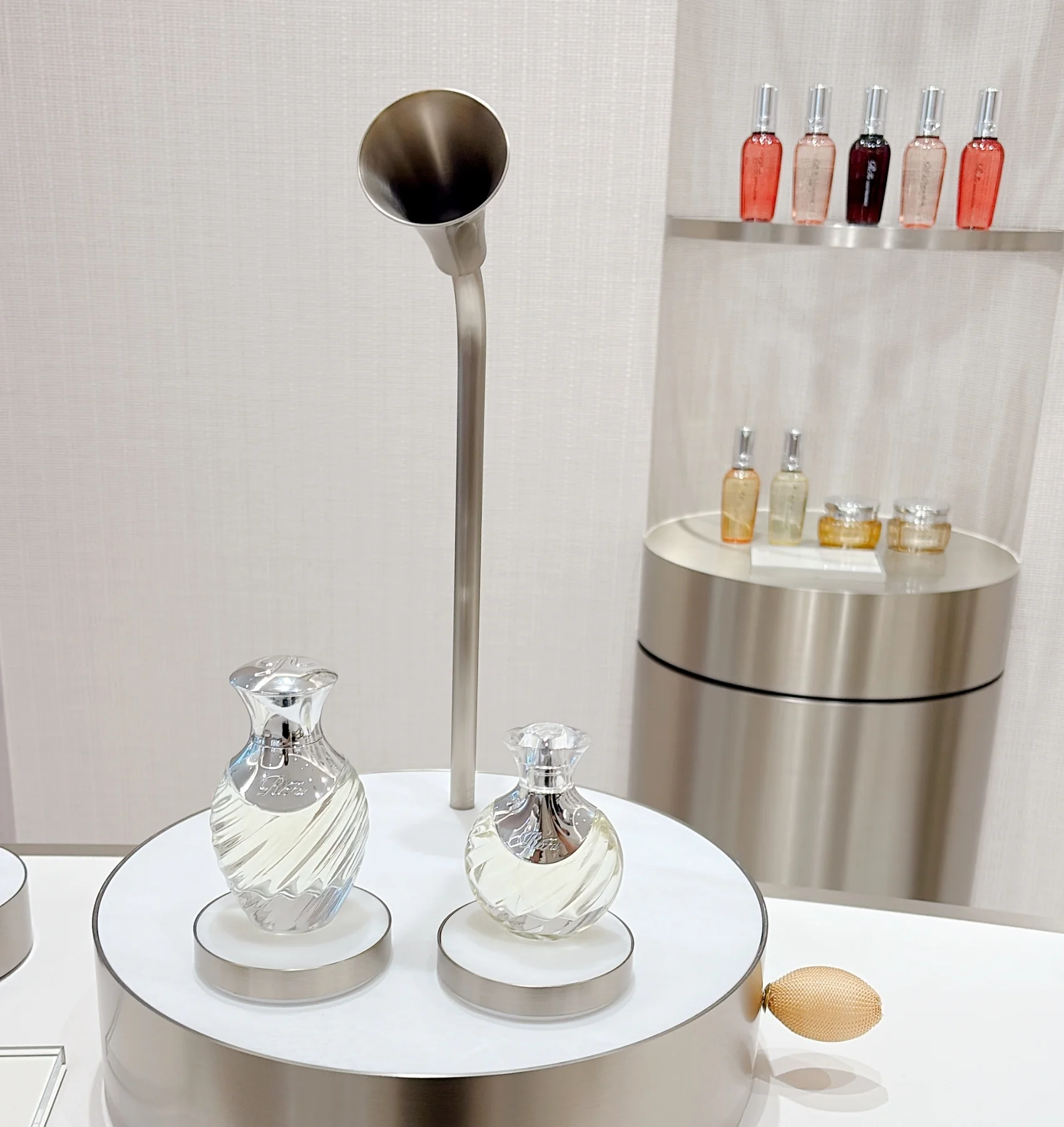 ReFa リファ GINZA  銀座　旗艦店