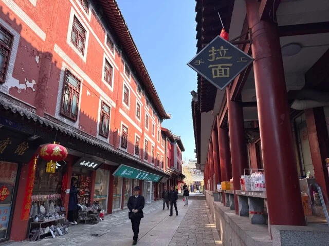 【山東省旅行】歴代中国皇帝が登った聖なる山、世界遺産・泰山をハイキング_1_13
