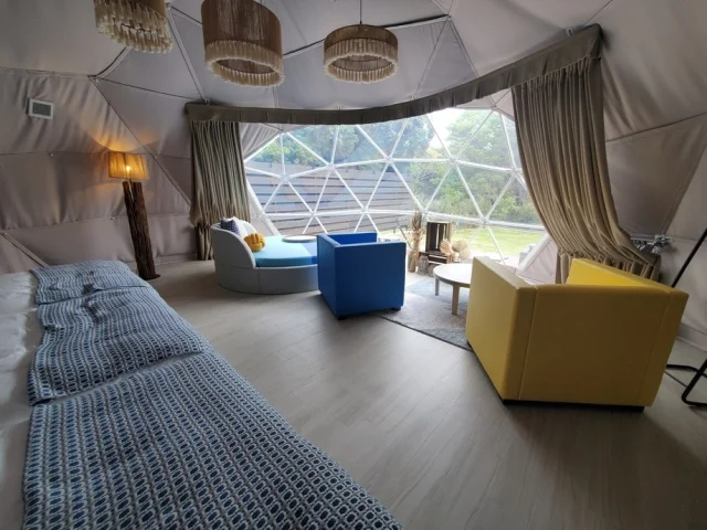 GRAX AREA　ドームテント内