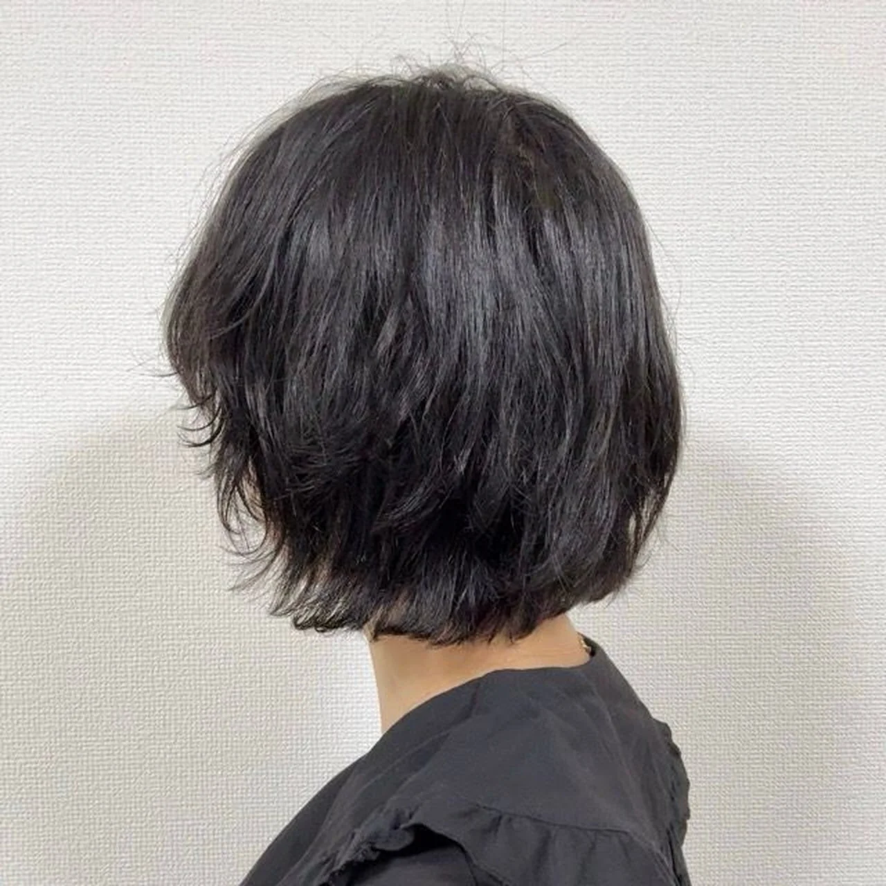 40代　ショートヘア　後ろ