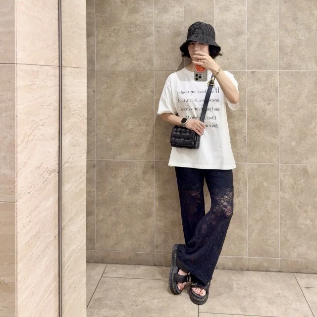 甘くならない大人の「レースパンツ」スタイル_1_2