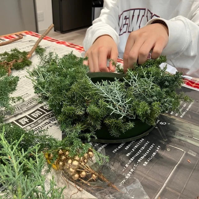 ホリデー気分を高めてくれる！ 大人のためのクリスマスリース教室_1_4-1