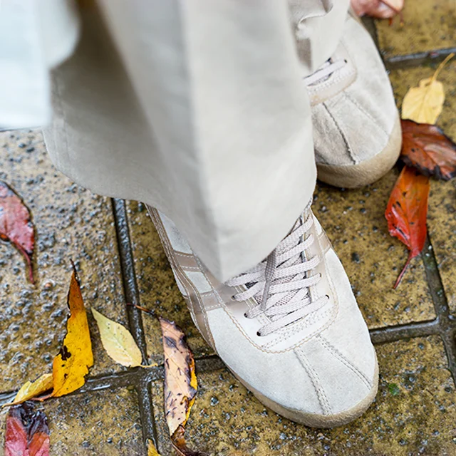 40代きれいめファション　CHRISTIAN VILLA のレザーバッグコーデ　マリソル美女組　集英社　40代ファッションコーディネート アラフィフ若見えコーデ　エレンディークのコーディネート　シャネルマトラッセ　女子会コーデ