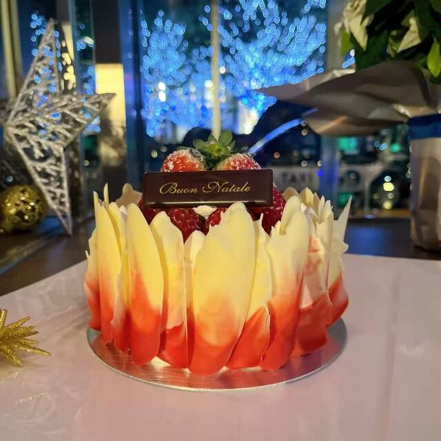 六本木のホテル、グランド ハイアット 東京のクリスマスケーキ2025の画像