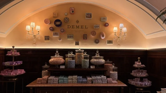 ウィーン旅行③｜本場のザッハトルテ食べ比べ！デメル vs ザッハーの感想は…？_1_9