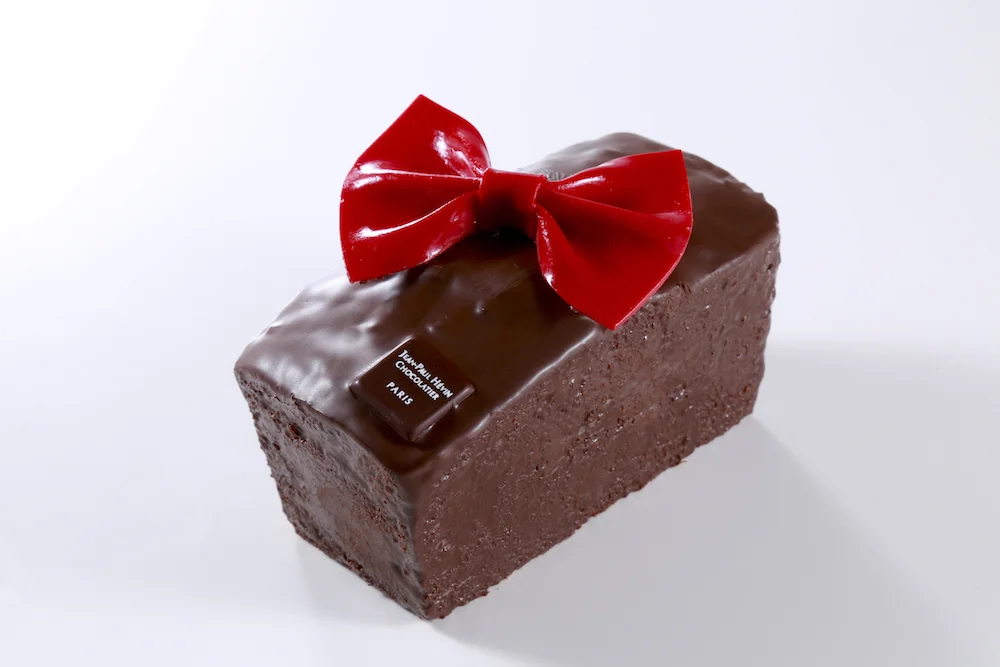 「ジャン=ポール・エヴァン」はリボンでおめかししたチョコレートケーキ♡