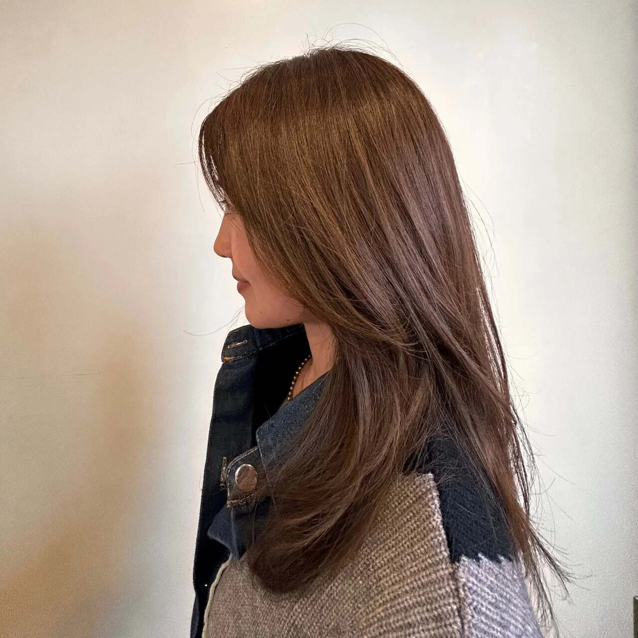 横から見た人気ロングヘアスタイル4位の髪型