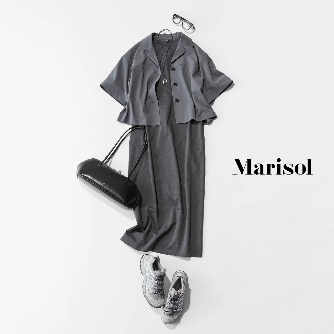 40代ファッション ワンピース×ジャケット×スニーカーコーデ