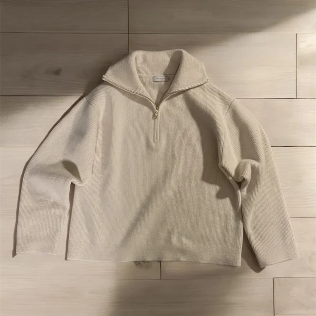 白ニットを更新。Marisol別注ANNUAL、着てみてわかったこと