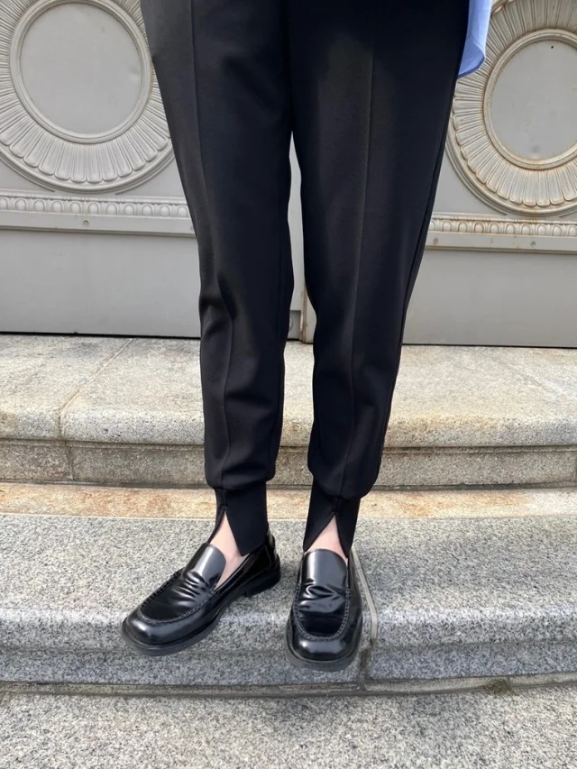 一度履いたら手放せない！【UNFILO(アンフィーロ)】“最愛ジョグパン”が大人の毎日にちょうどいい_1_3