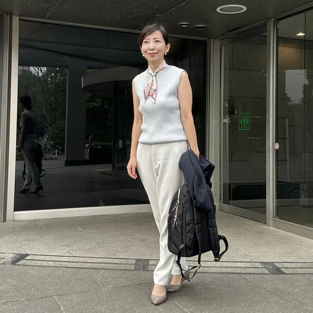 【7月の通勤コーデ】暑くても涼しさときちんと見えを両立したい!淡色通勤スタイル4選_1_9