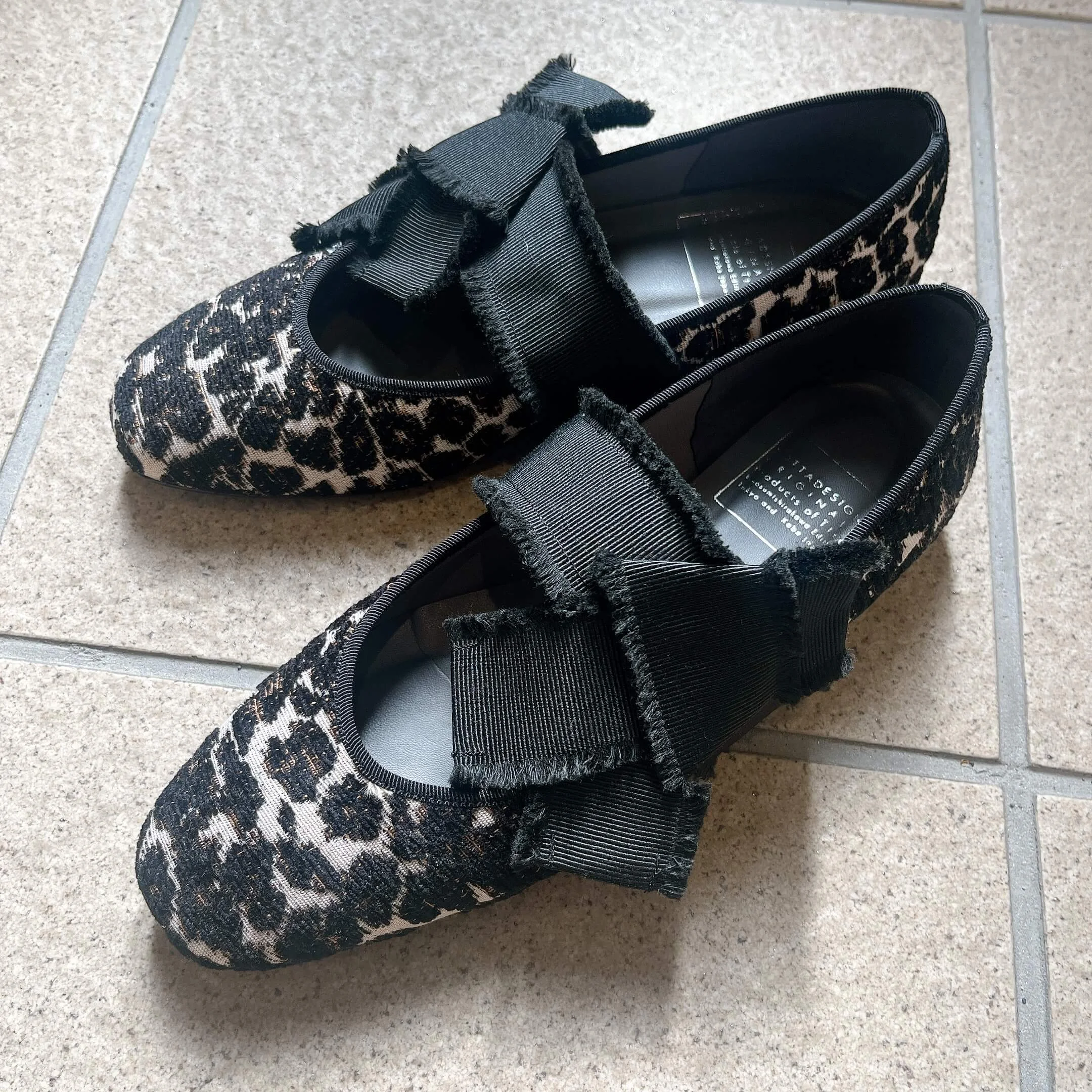 甘辛バランスが絶妙！一目惚れした秋のフラットシューズ