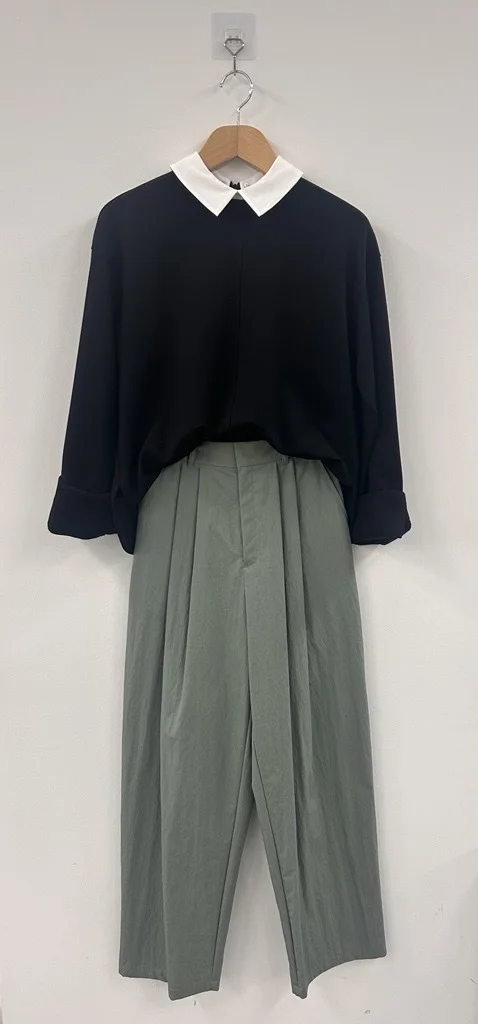 カーヴィパンツコーデ