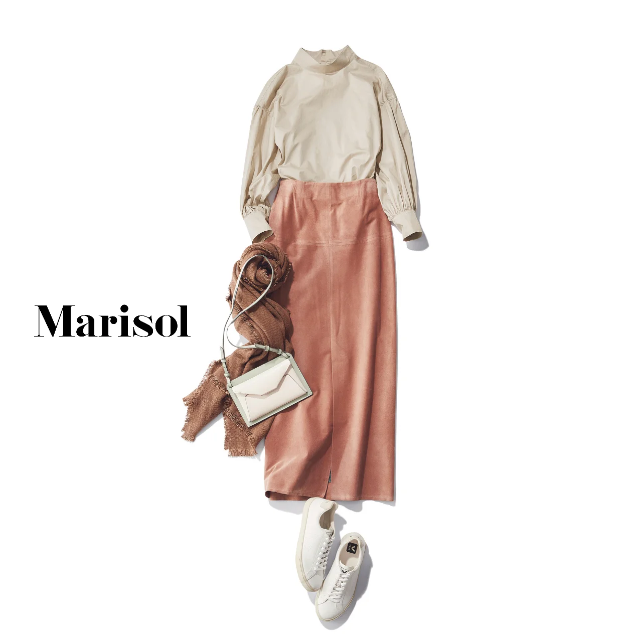 40代ファッション ベージュブラウス×ピンクタイトスカートコーデ