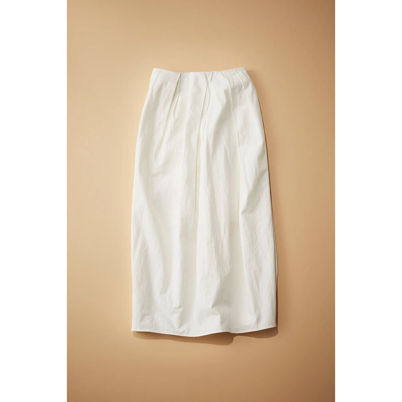 カレンソロジーの白スカート