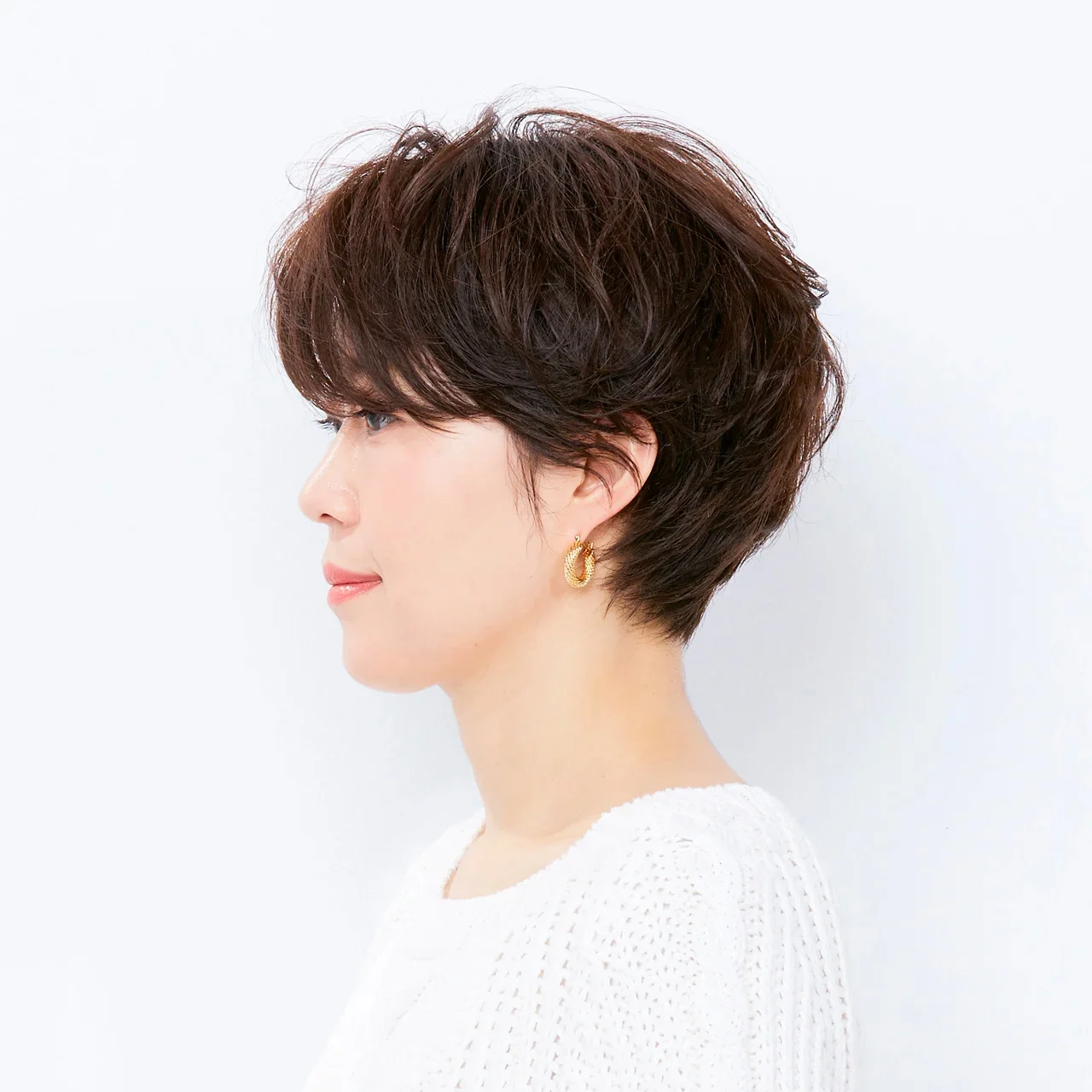 後ろから見た　アラフォーに合う人気ヘアスタイル1位