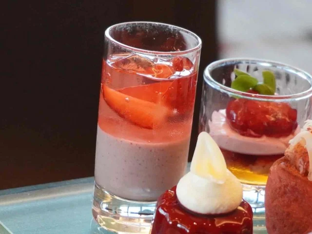 アサイーとバラのゼリー