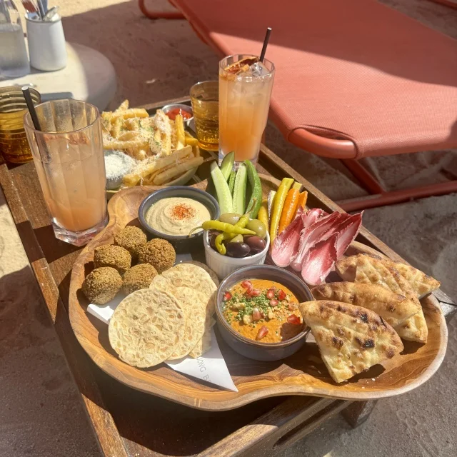 ビーチクラブが映え過ぎる！洗練された大人のリゾート_1_5