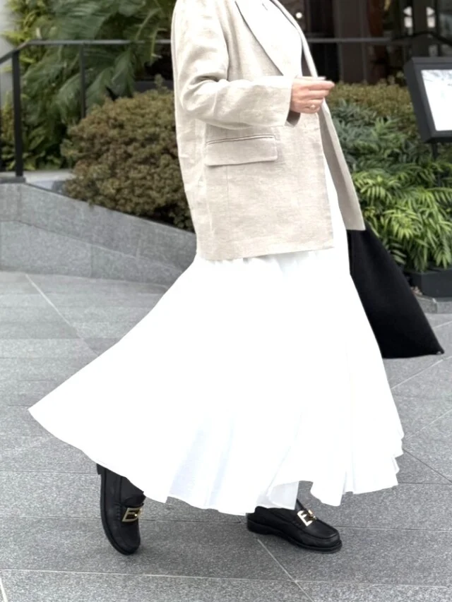 風をはらむとひらりと軽やか