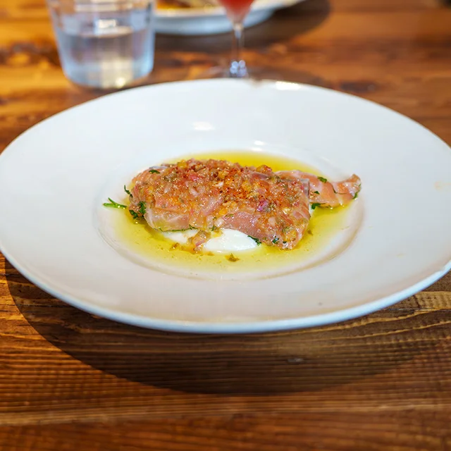 兜町グルメ　ビストロyenレースワンピースコーディネート　40代のきれいめコーディネート　女子会　お正月ランチ　