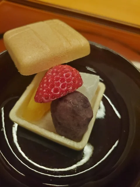 デザートは苺最中