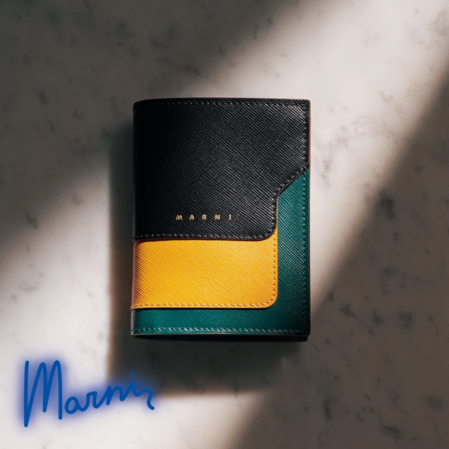 【MARNI】バッグの中でかさばらないコンテンポラリーな二つ折り財布