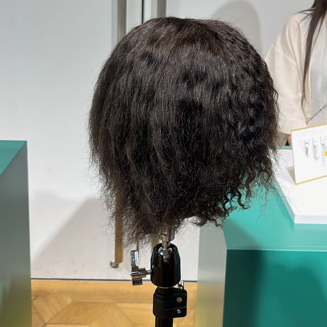 ロート製薬　ギュット　コルセットヘアマスク　使用テスト写真　髪のうねりを抑える実証テスト