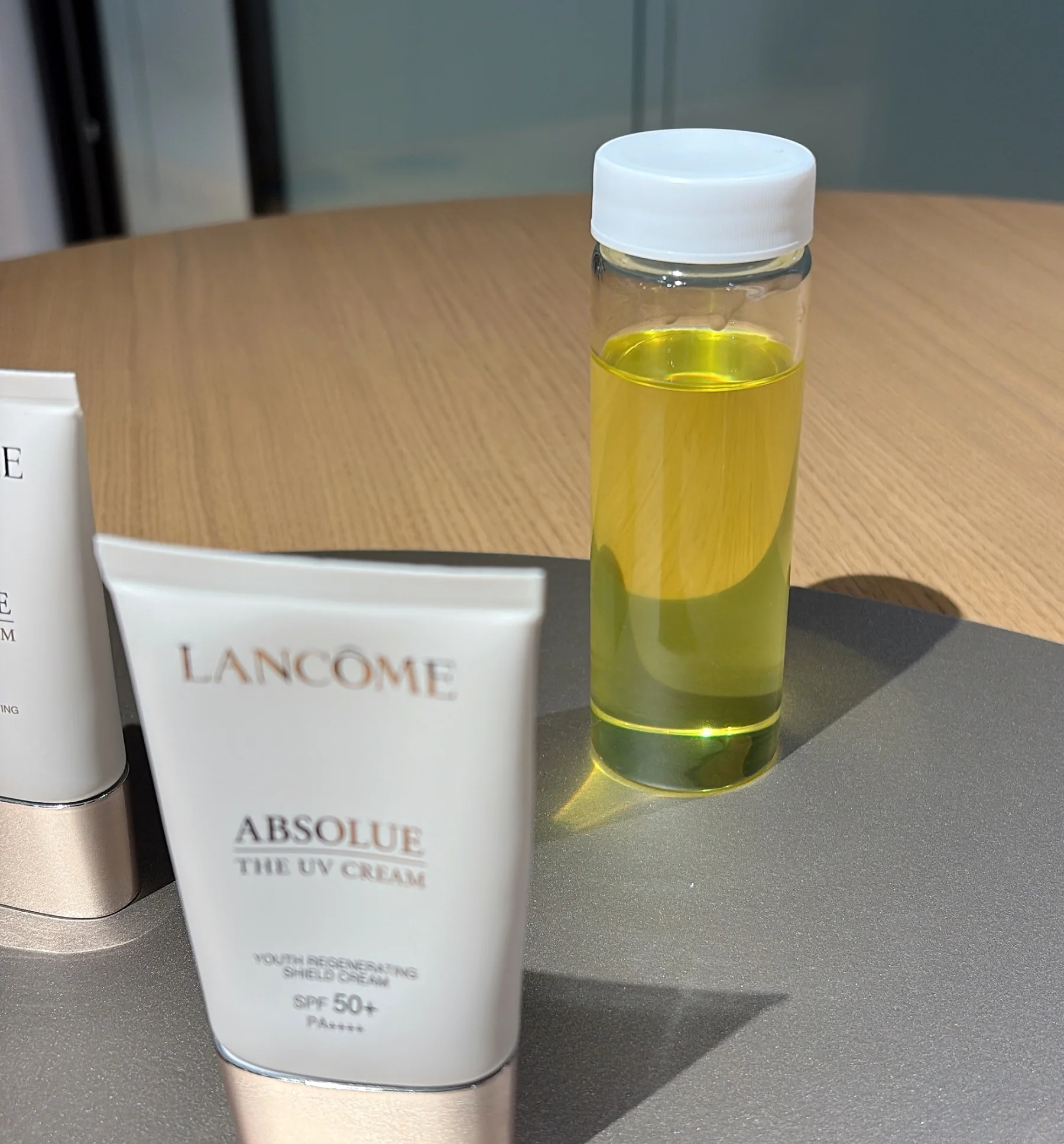 2026  春　新作コスメ　LANCOME　ランコム　アプソリュ ザ UV クリーム　UVフィルターの成分の写真　発表会