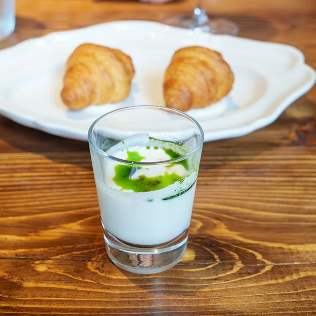 兜町グルメ　ビストロyenレースワンピースコーディネート　40代のきれいめコーディネート　記念日ランチ　女子会　お正月ランチ　