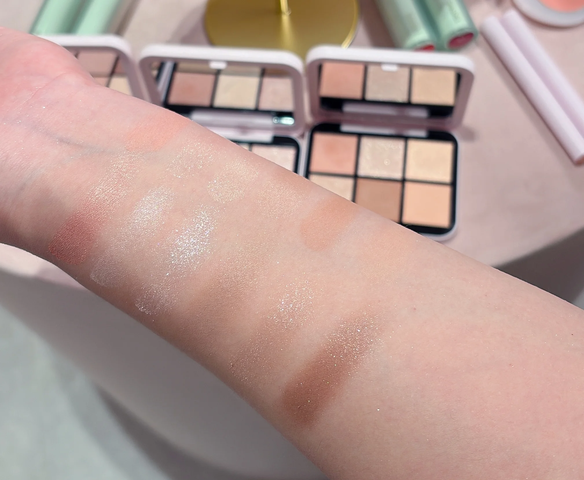 SNIDEL BEAUTY(スナイデル ビューティ)の新作発表会へ　2026　春新色　アイデザイナー n　新色05・06（限定パッケージ）、01（限定パッケージ）各￥6600／スナイデル ビューティ＜2026年１月１日（木）数量限定発売＞＊予約受付中