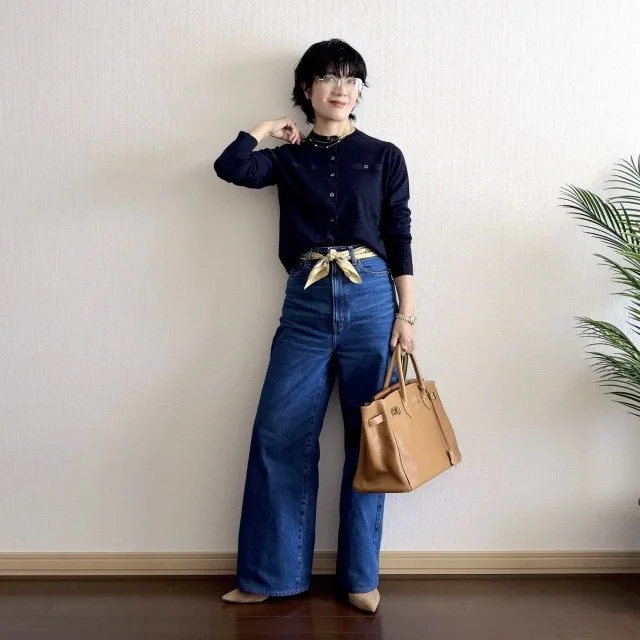 ネイビー×デニムでつくる「大人の春コーデ」