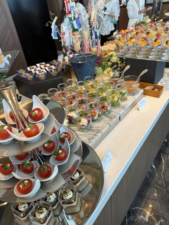 お食事も春を思わせる華やかさ♪