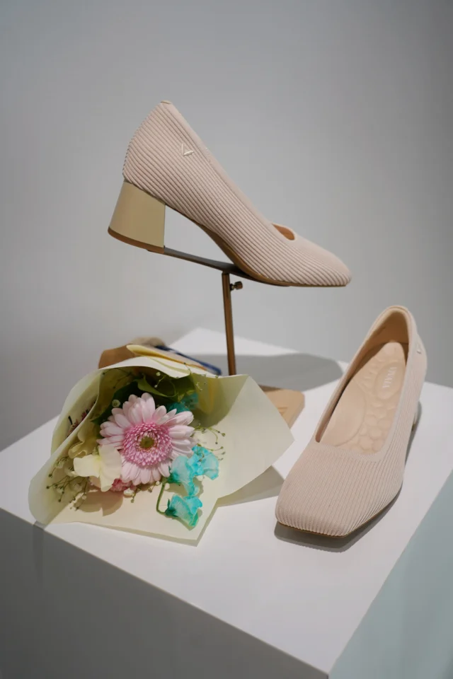 靴を履いていないかのような軽さ！歩きやすさとエレガンスが叶うVIVAIAの新作シューズ_1_1-3