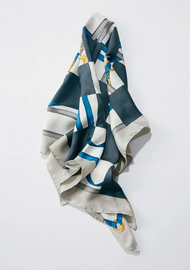 40代　クラシックスタイル　スカーフ