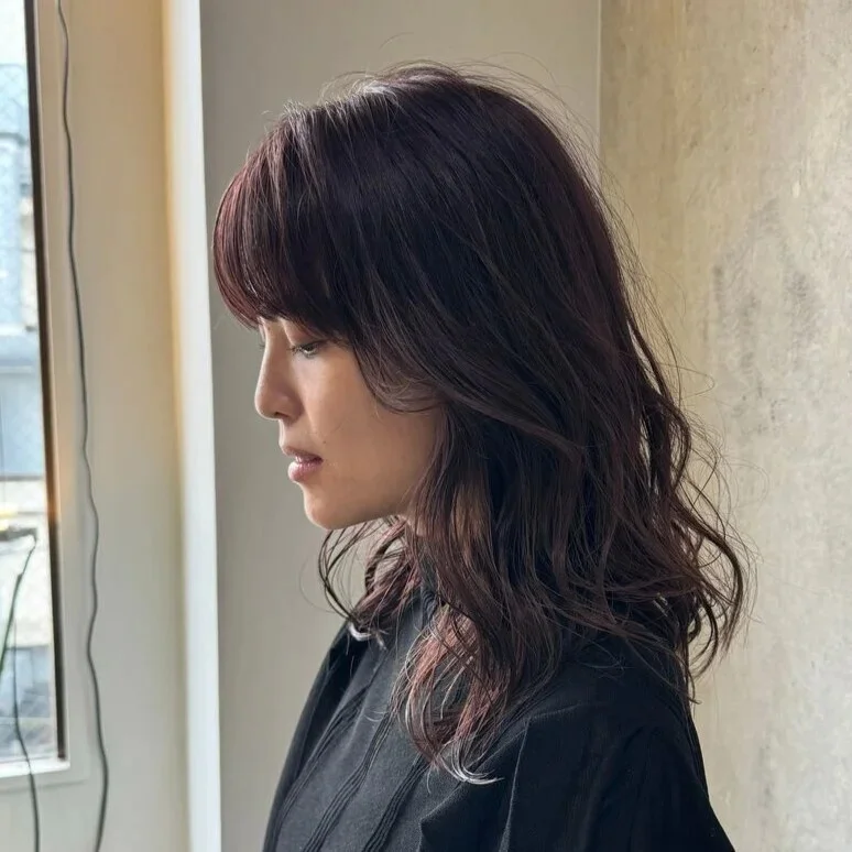 横から見た 人気ミディアムヘアスタイル7位の髪型