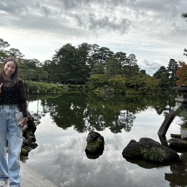 曇り空でも美しい兼六園内