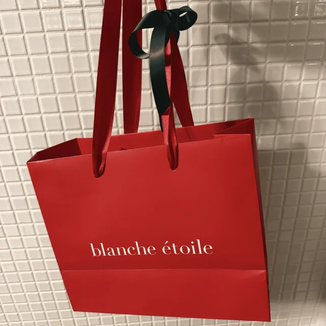 12月の始まりに。大人をときめかせる“赤”のクリスマスコフレ_1_2-1