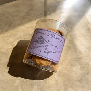 東京土産にめずらしいパルメザンチーズサブレ