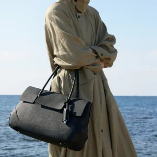 【PELLE MORBIDA（ペッレモルビダ）】人気エディターの東原妙子さんがディレクターに就任したバッグブランドのフラップトートバッグが話題