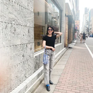 夏の終わり。Tシャツ×ジーンズコーデもローファーで変化をつけて