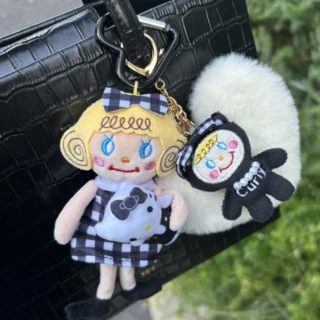 大人も夢中！代官山「カーリーコレクション」いちごちゃんチャーム♡