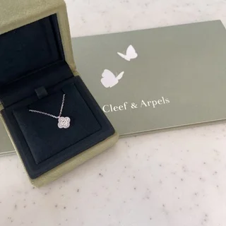 Van Cleef and Arpelsのネックレス