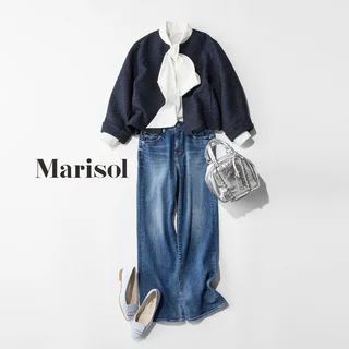 仕事終わりに宅建のスクールへ。「今年こそ！」の意気込みを白ブラウスに託して【2026/03/12のコーデ】