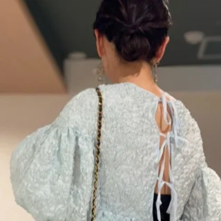セシリー・バンセンのブラウス