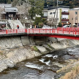 弘法大使が開湯されたという歴史ある、修善寺温泉へ。