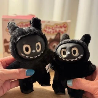 大人気のラブブはここでGET！上質なレザーバッグで大人持ちを