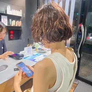大人のヘアチェンジ。40代の私が“ボブ×パーマ”にした理由_1_3-1