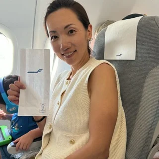 飛行機の紙袋を集めています